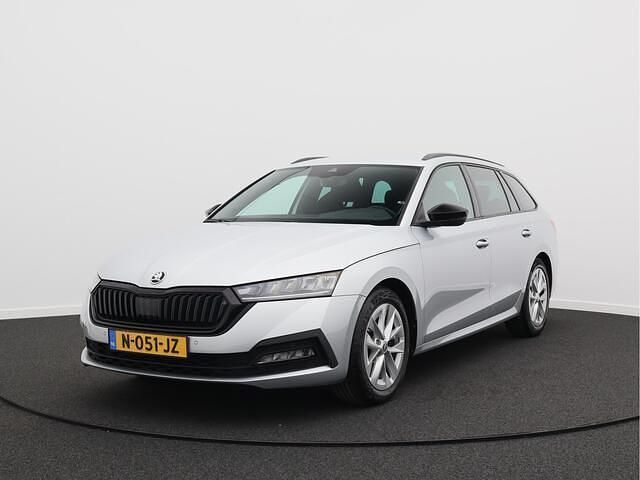 Grijs Occasion 2021 Skoda Octavia Business Line Stationwagen | € 18.950 (Eerlijke prijs) - Afbeelding 1/4