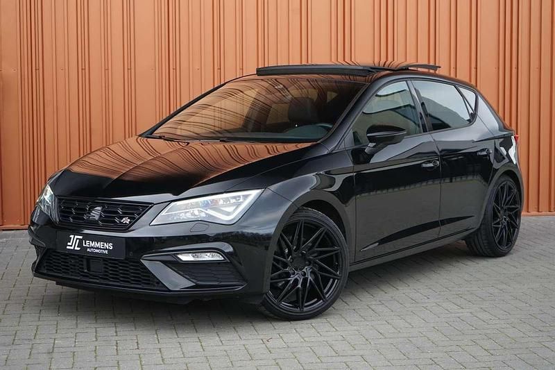 Zwart (metallic) Occasion 2019 Seat Leon Beats Hatchback | € 21.950 (Eerlijke prijs) - Afbeelding 1/4