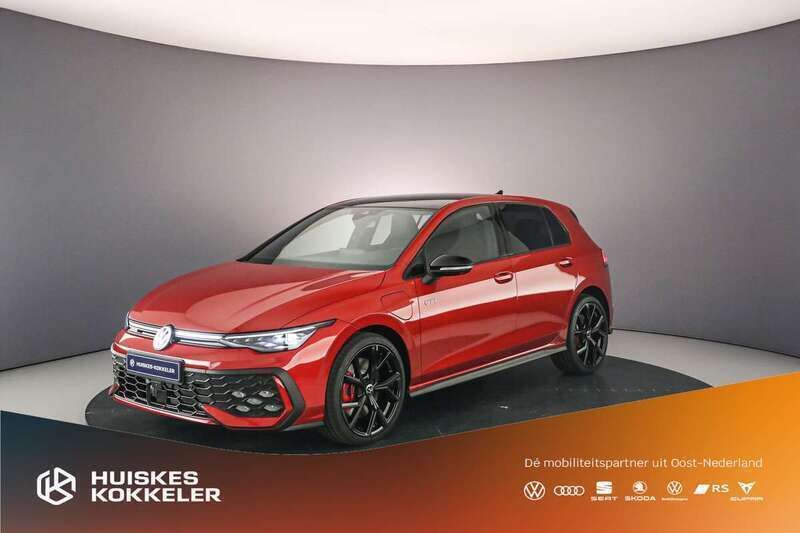 Rood Nieuw 2025 VW Golf VIII GTE Hatchback | € 53.025 (Eerlijke prijs) - Afbeelding 1/4
