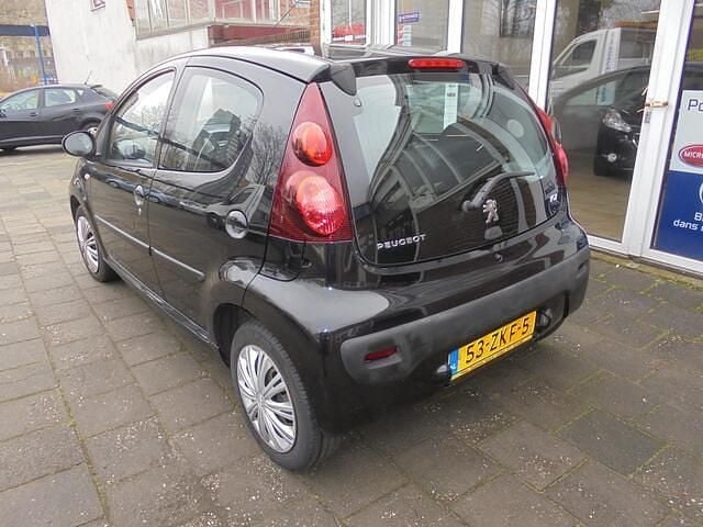 Occasion Peugeot 107 Active 68 PK (50 kW) 2012 Zwart (metallic) Hatchback