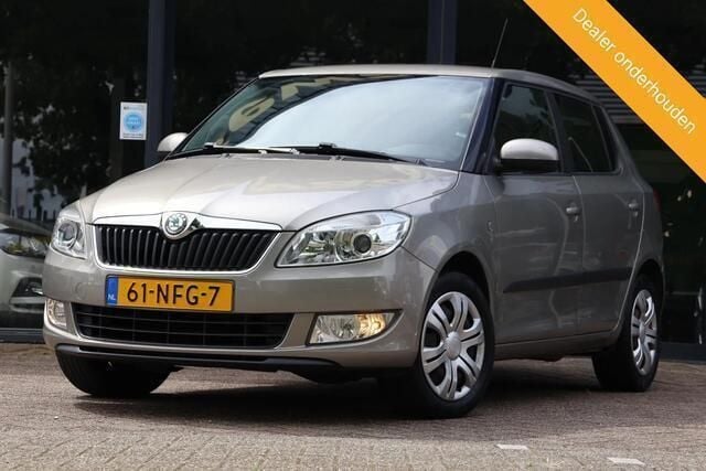 Beige Occasion 2010 Skoda Fabia Ambition Hatchback | € 5.745 (Iets duurder) - Afbeelding 1/4