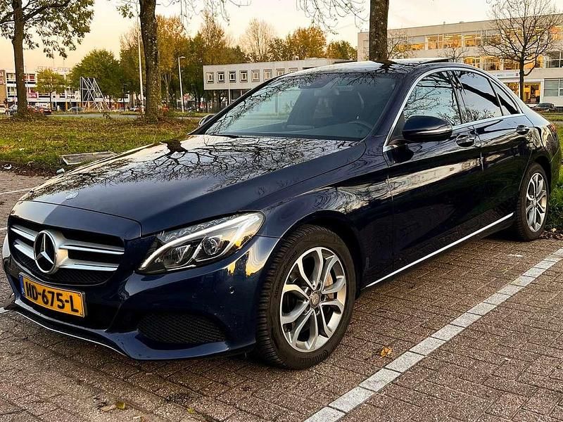 Blauw Gebruikt 2015 Mercedes C350e Edition Sedan | € 17.000 (Eerlijke prijs) - Afbeelding 1/4