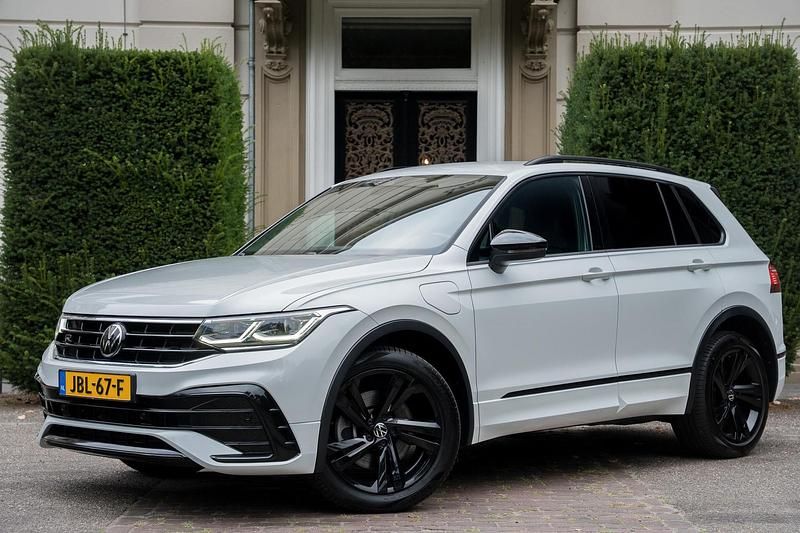 Wit Gebruikt 2022 VW Tiguan Business+ SUV | € 37.940 (Eerlijke prijs) - Afbeelding 1/4