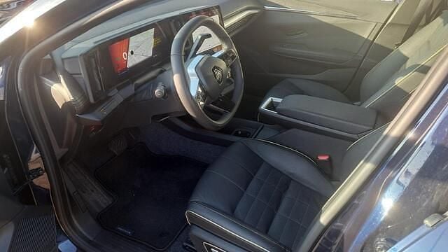 Occasion Renault Megane E-Tech Iconic 160 kW (218 PK) 2024 Blauw Hatchback