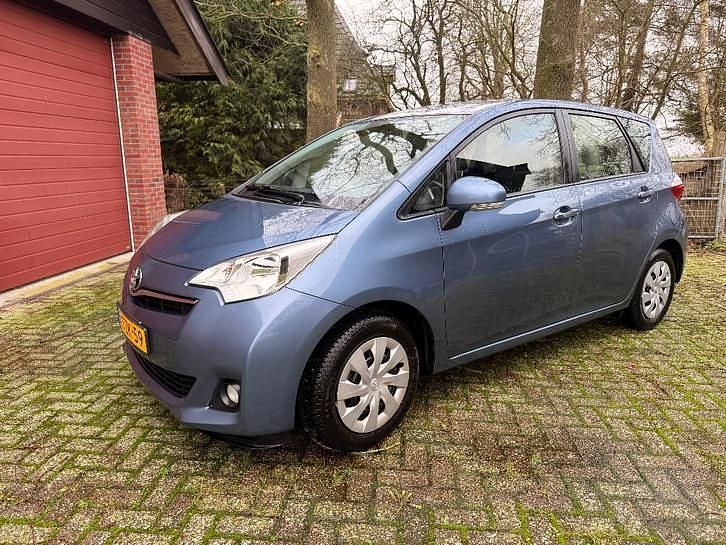Gebruikt 2014 Toyota Verso-S MPV | € 7.499 (Goede deal) - Afbeelding 1/4