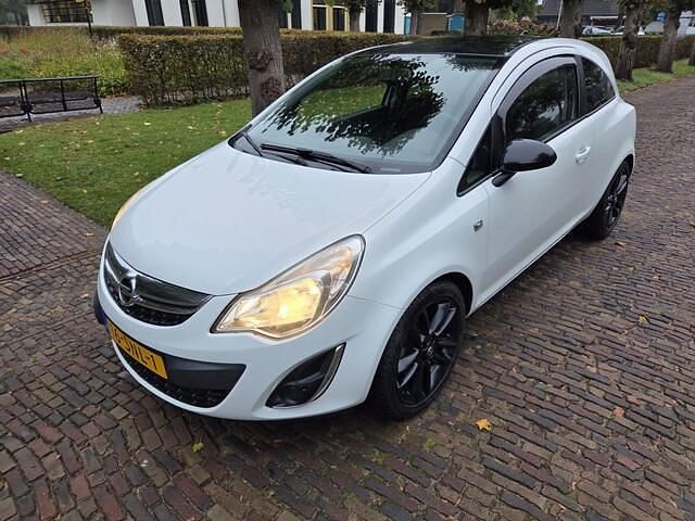 Wit Gebruikt 2011 Opel Corsa Color Edition Hatchback | € 2.950 (Iets duurder) - Afbeelding 1/4