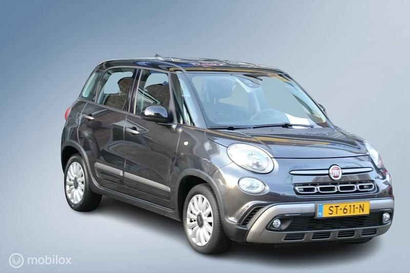 Grijs Gebruikt 2018 Fiat 500L Cross MPV | € 11.945 - Afbeelding 1/4