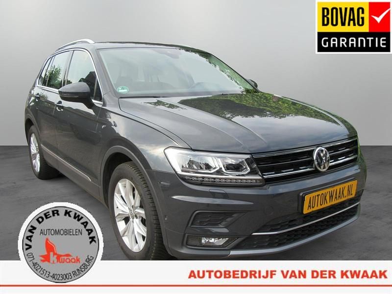 Grijs Gebruikt 2020 VW Tiguan SUV | € 25.545 (Super prijs) - Afbeelding 1/4