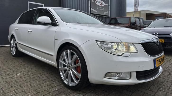 Occasion 2009 Skoda Superb | € 8.499 (Eerlijke prijs) - Afbeelding 1/4