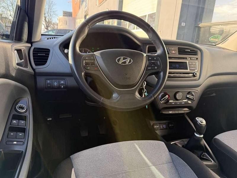 Occasion Hyundai i20 84 PK (61 kW) 2015 Blauw (metallic) Hatchback