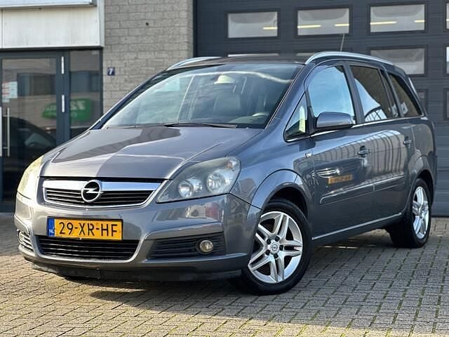 Grijs Gebruikt 2007 Opel Zafira Executive MPV | € 2.250 (Goede deal) - Afbeelding 1/4