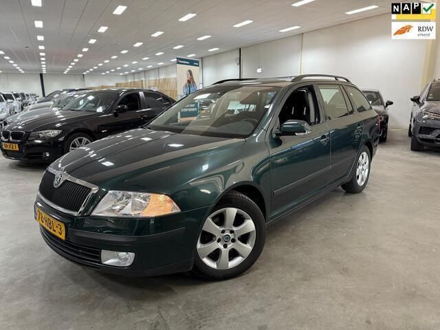 Groen Gebruikt 2008 Skoda Octavia Elegance Stationwagen | € 3.499 (Eerlijke prijs) - Afbeelding 1/4
