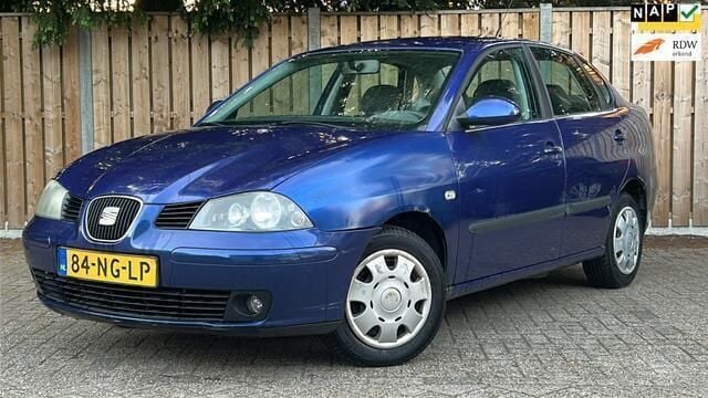 Blauw Gebruikt 2003 Seat Cordoba Sedan | € 999 (Eerlijke prijs) - Afbeelding 1/4