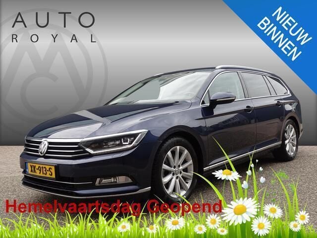 Blauw Gebruikt 2017 VW Passat Highline Stationwagen | € 16.995 (Eerlijke prijs) - Afbeelding 1/4