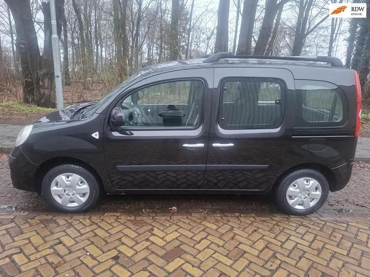 Occasion Renault Kangoo Expression 106 PK (77 kW) 2013 Zwart MPV