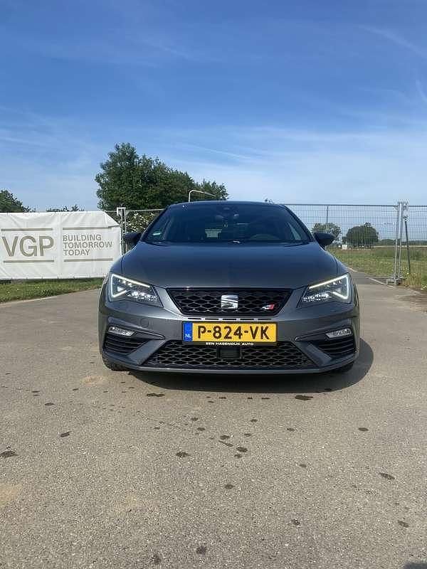 Grijs Gebruikt 2018 Cupra Leon Stationwagen | € 26.500 (Eerlijke prijs) - Afbeelding 1/4