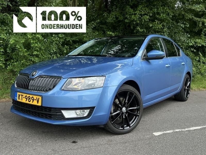Blauw Gebruikt 2017 Skoda Octavia Business Line Hatchback | € 10.950 (Eerlijke prijs) - Afbeelding 1/4