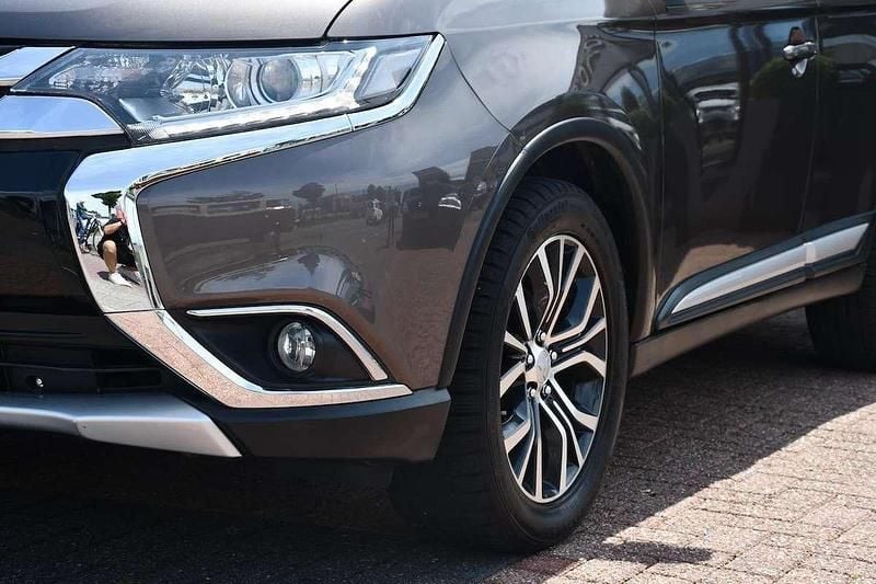 Occasion Mitsubishi Outlander 150 PK (110 kW) 2017 Bruin, metallic lak SUV
