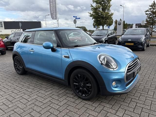 Occasion Mini ONE 102 PK (75 kW) 2019 Blauw Hatchback