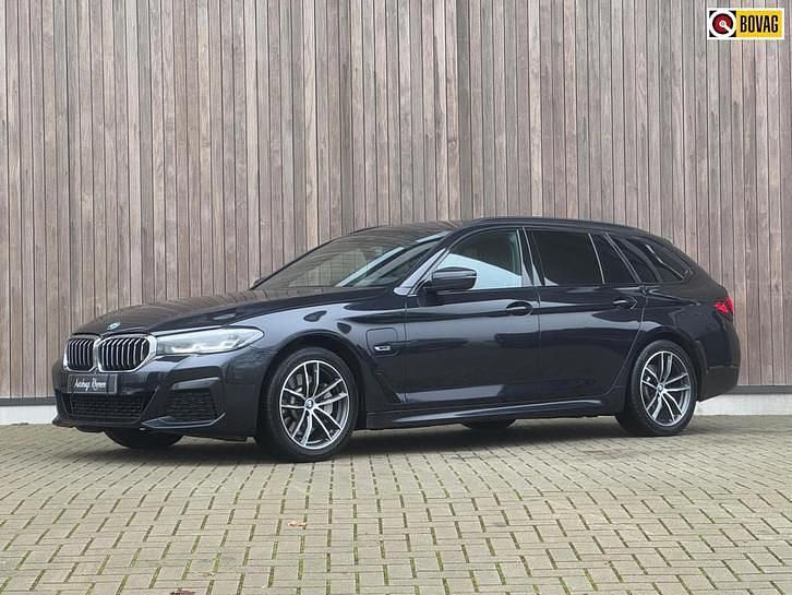 Occasion BMW 530e M Sport 292 PK (214 kW) 2022 Zwart, metallic lak Stationwagen