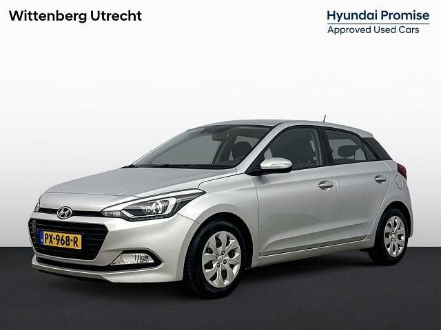 Sleek silver metallic (rys) Occasion 2018 Hyundai i20 Comfort Hatchback | € 12.900 (Eerlijke prijs) - Afbeelding 1/1