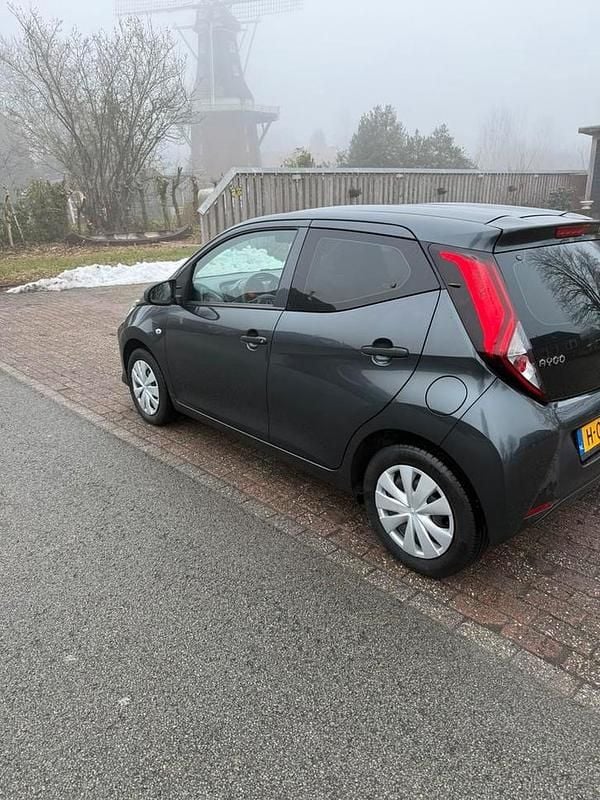 Occasion 2020 Toyota Aygo Hatchback | € 9.000 (Goede deal) - Afbeelding 1/4