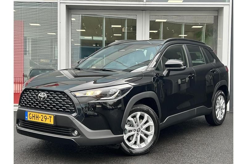 Zwart Occasion 2024 Toyota Corolla Cross Active SUV | € 35.248 (Eerlijke prijs) - Afbeelding 1/1