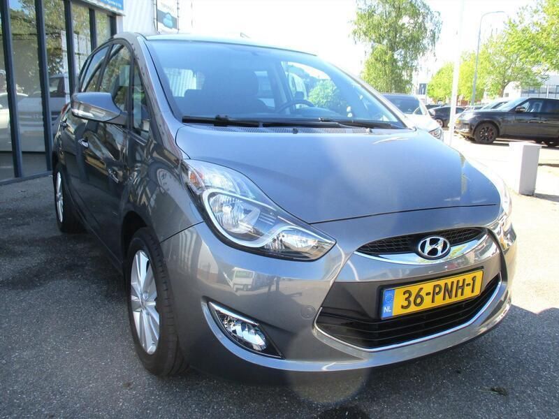 Grijs Gebruikt 2011 Hyundai ix20 MPV | € 5.895 (Eerlijke prijs) - Afbeelding 1/4