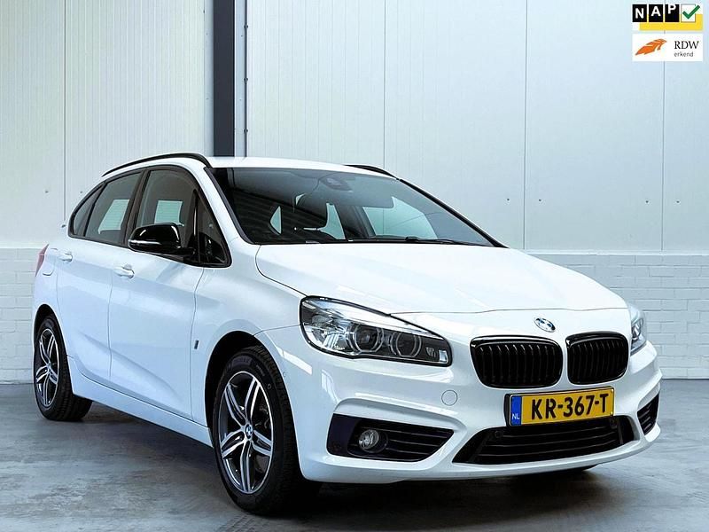 Wit Occasion 2016 BMW 225 Active Tourer iPerformance MPV | € 12.750 (Eerlijke prijs) - Afbeelding 1/4
