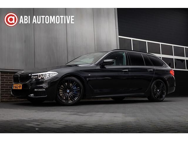 Zwart (metallic) Gebruikt 2017 BMW 340 Executive Stationwagen | € 38.945 (Duur) - Afbeelding 1/4