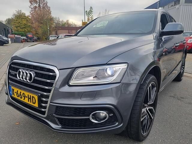 Grijs (metallic) Gebruikt 2016 Audi Q5 S-Line SUV | € 20.995 (Goede deal) - Afbeelding 1/4