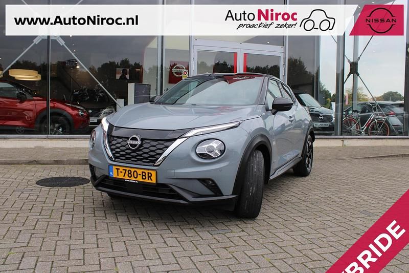 Grijs Gebruikt 2023 Nissan Juke Premium Edition SUV | € 25.640 (Eerlijke prijs) - Afbeelding 1/4
