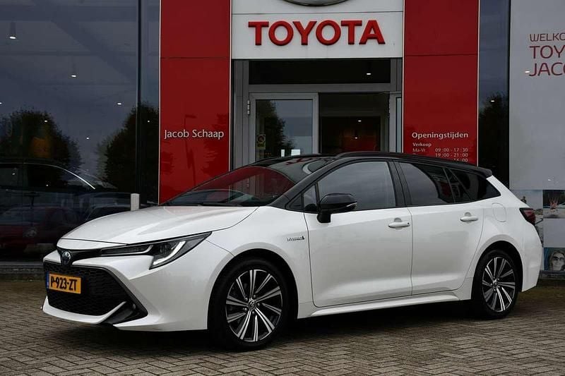 Wit Gebruikt 2021 Toyota Corolla Executive Stationwagen | € 25.899 (Eerlijke prijs) - Afbeelding 1/4
