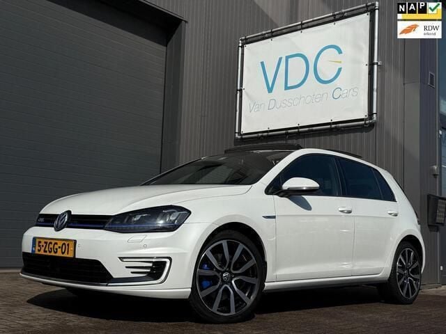 Wit Gebruikt 2015 VW Golf VII GTE Hatchback | € 10.945 (Eerlijke prijs) - Afbeelding 1/4