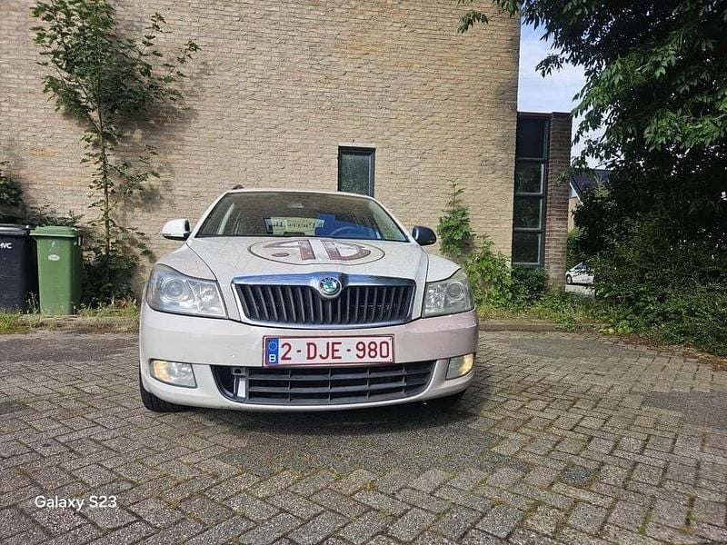 Gebruikt 2011 Skoda Octavia GreenLine Stationwagen | € 2.500 (Goede deal) - Afbeelding 1/4