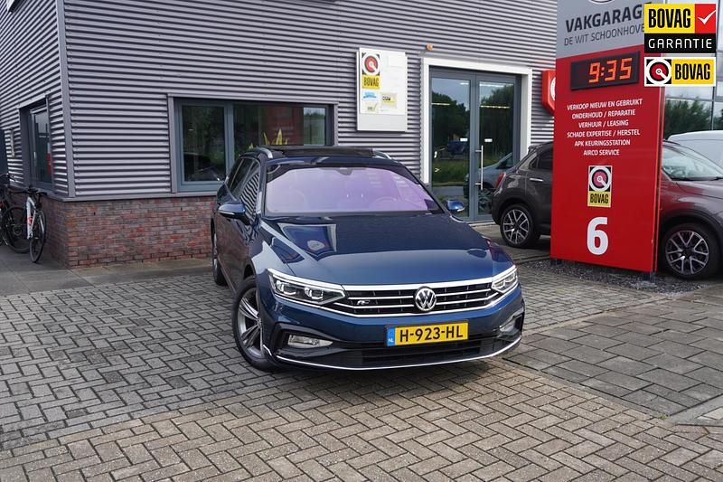 Blauw Gebruikt 2020 VW Passat Business Stationwagen | € 26.950 (Duur) - Afbeelding 1/4