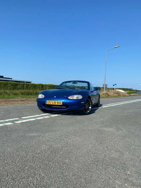 Blauw Gebruikt 1999 Mazda MX5 Cabriolet | € 6.950 (Goede deal) - Afbeelding 1/4