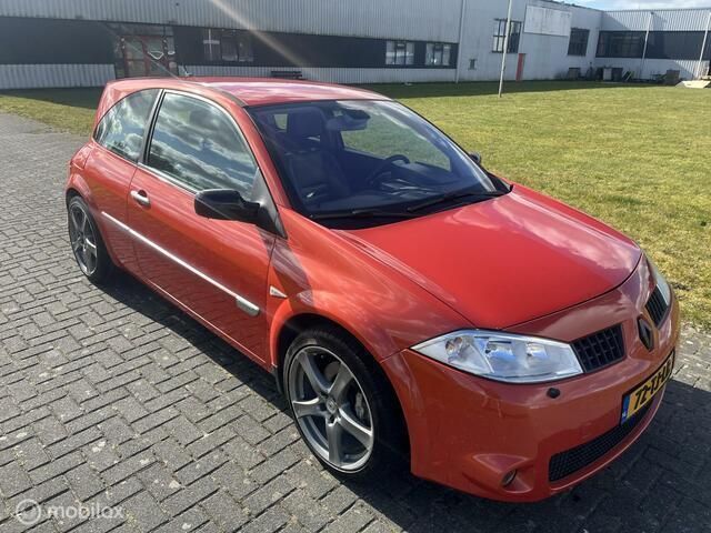 Oranje Gebruikt 2006 Renault Mégane II R.S. Hatchback | € 8.499 - Afbeelding 1/4