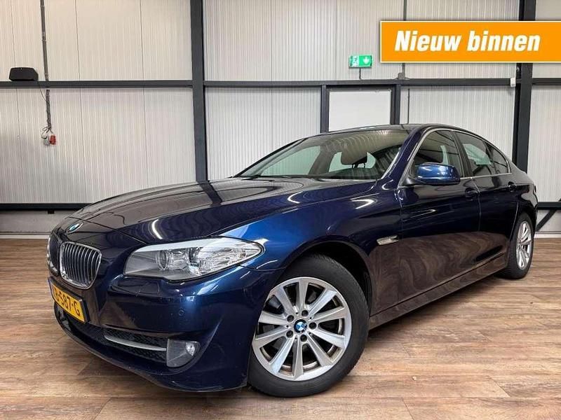 Blauw Gebruikt 2012 BMW 520 Sedan | € 6.490 (Eerlijke prijs) - Afbeelding 1/4