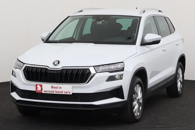 Wit Gebruikt 2024 Skoda Karoq Ambition SUV | € 29.995 (Super prijs) - Afbeelding 1/4