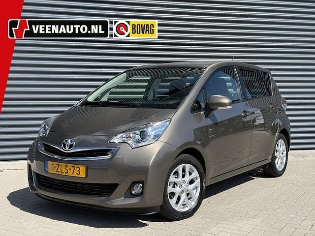 Bruin Gebruikt 2015 Toyota Verso-S Trend MPV | € 15.945 (Eerlijke prijs) - Afbeelding 1/4