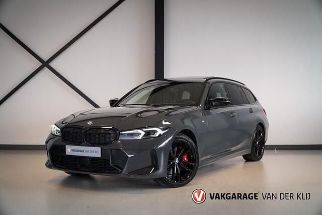 Grijs Gebruikt 2022 BMW M340 M Sport Sedan | € 69.950 (Iets duurder) - Afbeelding 1/4