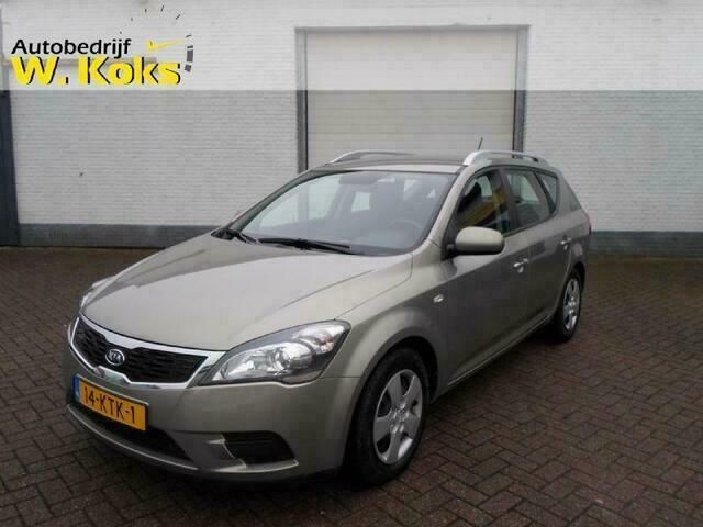 Grijs, metallic lak Gebruikt 2010 Kia Ceed Stationwagen | € 5.950 - Afbeelding 1/4