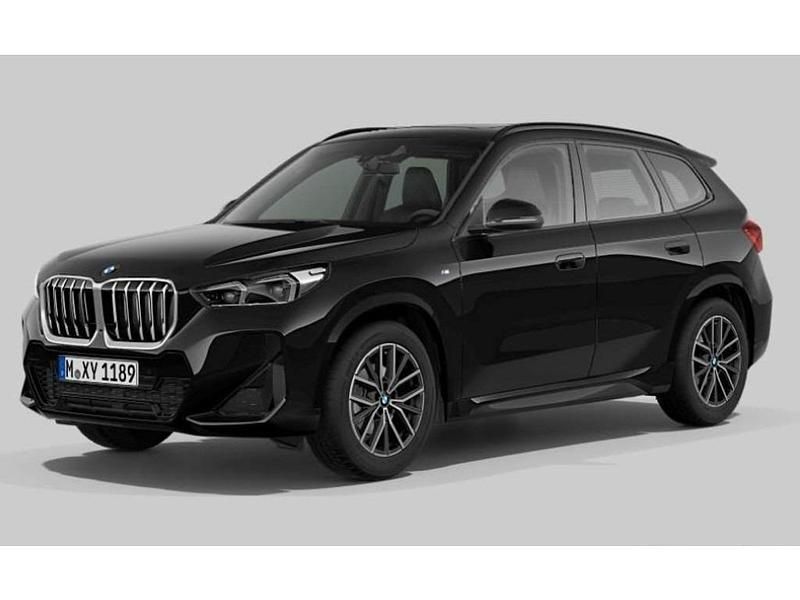 Zwart (metallic) Occasion 2023 BMW X1 Comfort Edition SUV | € 51.880 - Afbeelding 1/4