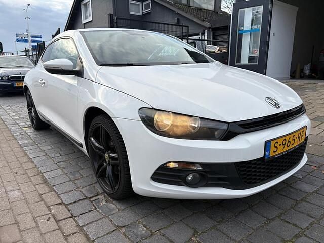 Wit (metallic) Gebruikt 2009 VW Scirocco Coupé | € 5.250 (Eerlijke prijs) - Afbeelding 1/4