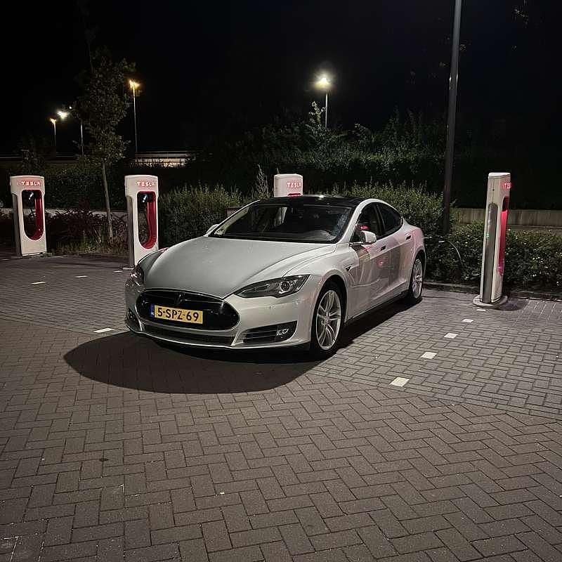 Gebruikt 2013 Tesla Model S Performance Sedan | € 12.800 (Goede deal) - Afbeelding 1/4