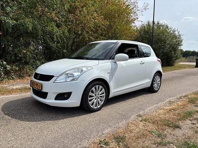 Wit Gebruikt 2013 Suzuki Swift Comfort Hatchback | € 6.250 (Eerlijke prijs) - Afbeelding 1/4