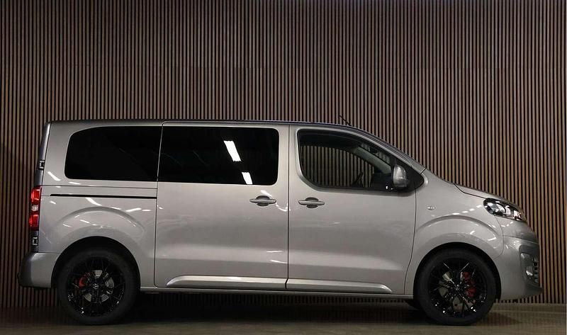 Occasion Opel Vivaro 145 PK (106 kW) 2023 Grijs (metallic) MPV