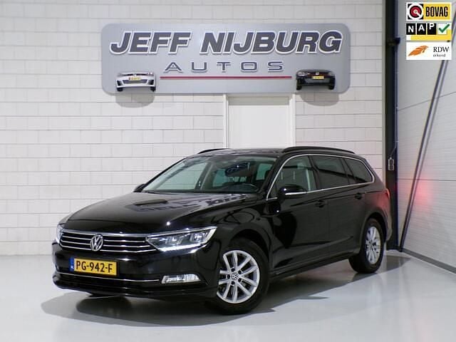 Zwart Occasion 2017 VW Passat Comfortline Stationwagen | € 11.500 (Goede deal) - Afbeelding 1/4