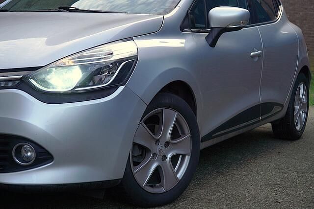 Occasion Renault Clio IV Intens 118 PK (86 kW) 2016 Grijs Hatchback